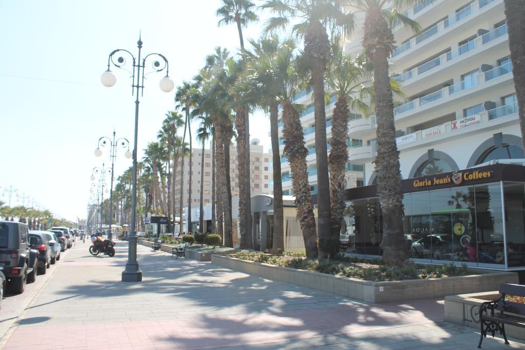 Mama Seaside Apartment Lárnaca Exterior foto